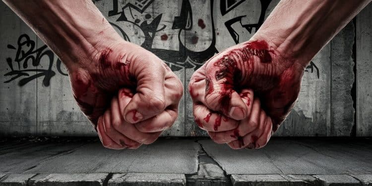 Agression violente à Hainin : Un homme défend sa femme insultée - Viral Mag Hainin un homme courageusement défendu sa femme insultée par une bande de jeunes avant dêtre sauvagement agressé Il réussit à les faire fuir et en maîtriser un Viral Mag