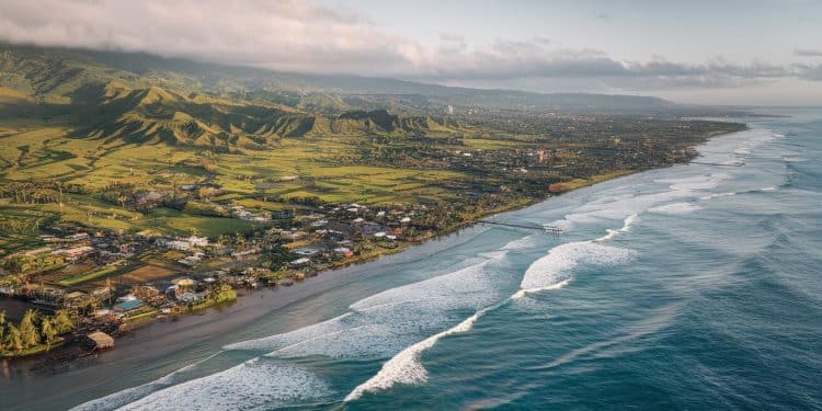 Découvrez comment Bali lîle paradisiaque indonésienne tente de trouver un équilibre entre tourisme de masse et préservation de son identité Un gel des constructions hôtelières est envisagé suscitant espoirs et inquiétudes   Viral Mag
