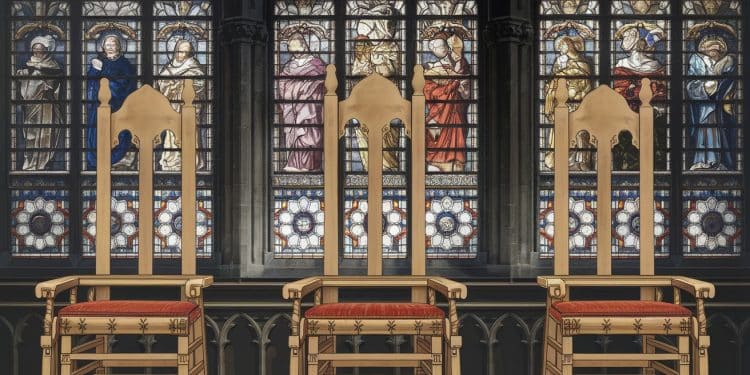 Bénédiction Des Chaises De Notre-Dame Avant Leur Retour à Paris - Viral Mag Les nouvelles chaises de Notre Dame ont reçu une bénédiction spéciale avant de rejoindre la cathédrale rénovée Un moment symbolique 5 ans après lincendie   Viral Mag