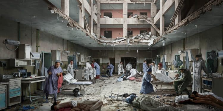 Catastrophe Humanitaire dans le Nord de Gaza : Les Hôpitaux en Détresse - Viral Mag LOMS tire la sonnette dalarme sur la situation critique dans les hôpitaux du nord de Gaza décrivant une catastrophe extrême Pénuries de fournitures médicales et de personnel mettent des vies en danger Viral Mag