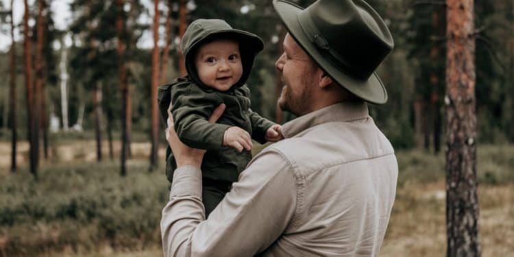 Découvrez comment la Finlande révolutionne la politique familiale en doublant la durée des congés paternité Un modèle à suivre pour légalité des sexes    Viral Mag