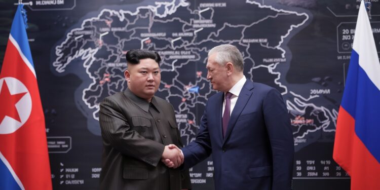 La Corée du Nord et la Russie renforcent leur partenariat militaire depuis linvasion de lUkraine Kim Jong Un et le ministre russe de la Défense ont discuté dune coopération accrue dans le secteur de la défense et de la sécurité   Viral Mag