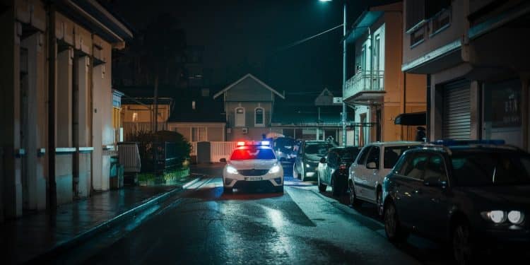 Couvre-feux : L’exception qui devient la règle en Outre-mer - Viral Mag Des Antilles à la Nouvelle Calédonie les couvre feux se banalisent en Outre mer pour endiguer les violences Une mesure dexception qui interroge Viral Mag