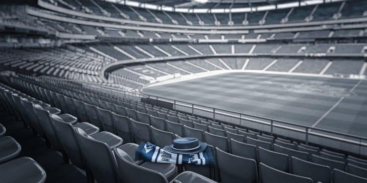 Un spectateur est décédé en route vers lhôpital après avoir fait un malaise dans les tribunes lors du match Bayern Benfica Le Bayern est en deuil   Viral Mag