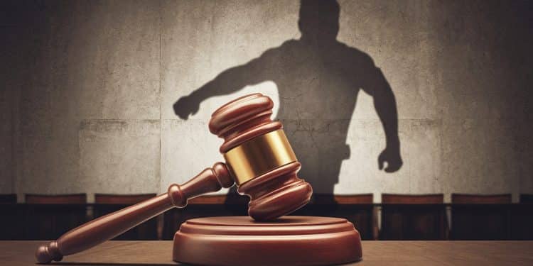 Denis Coulson présent malgré son accident : Le procès du viol de Grenoble reprend - Viral Mag Après lajournement en juin suite à laccident de Denis Coulson le procès des rugbymen grenoblois accusés de viol reprend le 2 décembre Viral Mag