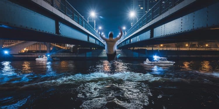 Disparition Alarmante à Nantes : Un Homme Introuvable Après Un Plongeon - Viral Mag Un quadragénaire a sauté dun pont à Nantes et reste porté disparu malgré dintenses recherches Les secours sont mobilisés pour retrouver sa trace Viral Mag