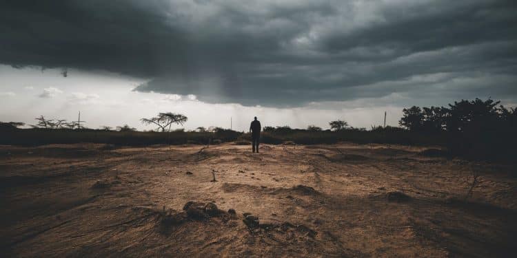 Disparition Inquiétante de Kizza Besigye, Opposant Ougandais et Époux de la Directrice de l’Onusida - Viral Mag Lopposant ougandais Kizza Besigye a été kidnappé à Nairobi et serait détenu dans une prison militaire à Kampala selon son épouse la directrice de lOnusida Winnie Byanyima Viral Mag