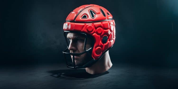 Le jeune ailier bordelais Louis Bielle Biarrey pourra arborer son fameux casque rouge lors du test match France Japon samedi malgré linterdiction en Top 14   Viral Mag