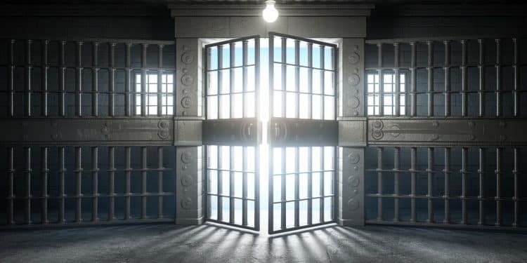 Georges Abdallah Libéré : Appel Suspensif du PNAT - Viral Mag La justice ordonne la libération du militant Georges Abdallah après 40 ans de prison Le PNAT fait appel suspendant la décision Retour sur laffaire Viral Mag