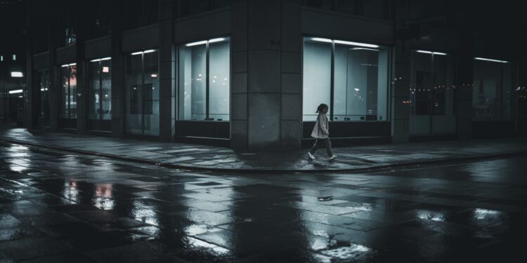 À Grenoble un homme soupçonné davoir enlevé et forcé une adolescente de 16 ans à se prostituer a été mis en examen La jeune fille avait disparu pendant près dune semaine   Viral Mag