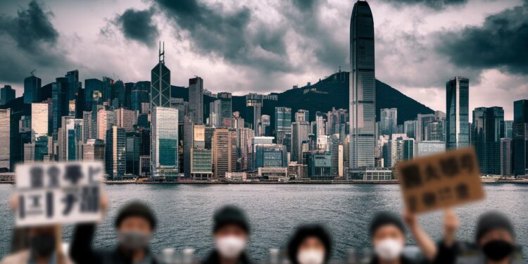 Jimmy Lai Prône la Résistance Pacifique à Hong Kong - Viral Mag Le magnat des médias Jimmy Lai déclare avoir prôné une résistance pacifique contre lemprise de la Chine sur les libertés à Hong Kong lors des manifestations de 2019 Viral Mag