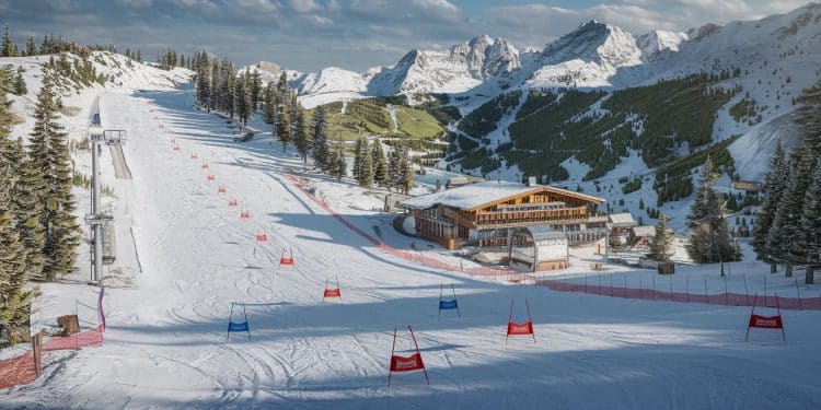 La Coupe du Monde de Ski Alpin Maintenue à Gurgl Malgré les Défis d’Enneigement - Viral Mag Les slaloms de la Coupe du Monde de ski alpin auront bien lieu à Gurgl en Autriche les 23 et 24 novembre lenneigement étant jugé satisfaisant par la FIS Viral Mag