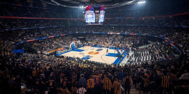 Le Choc des Géants : FC Barcelone – Real Madrid en Euroligue - Viral Mag Préparez vous pour un affrontement épique entre le FC Barcelone et le Real Madrid en Euroligue de basket  Une rivalité légendaire sinvite sur les parquets   Viral Mag