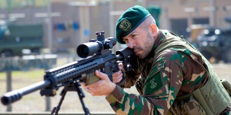 Le prince William a participé à des exercices militaires avec le 1er bataillon des gardes gallois démontrant son engagement envers ses fonctions de colonel du régiment   Viral Mag