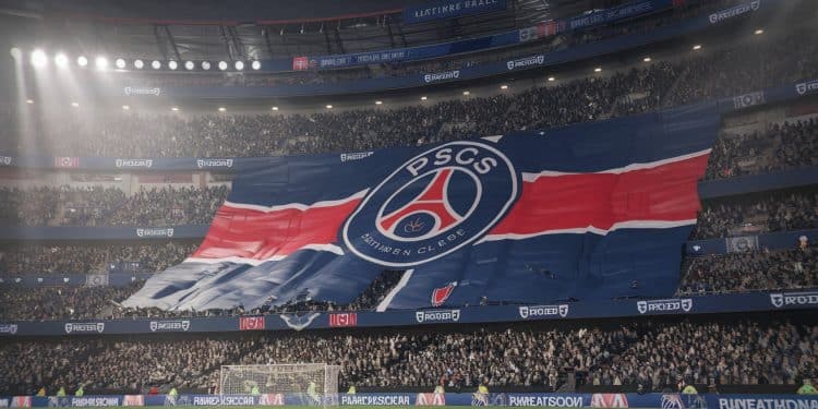 Suite au déploiement dune banderole pro palestinienne lors dun match de Ligue des Champions le PSG annonce des mesures de contrôle des tifos pour éviter les messages politiques Découvrez les détails   Viral Mag