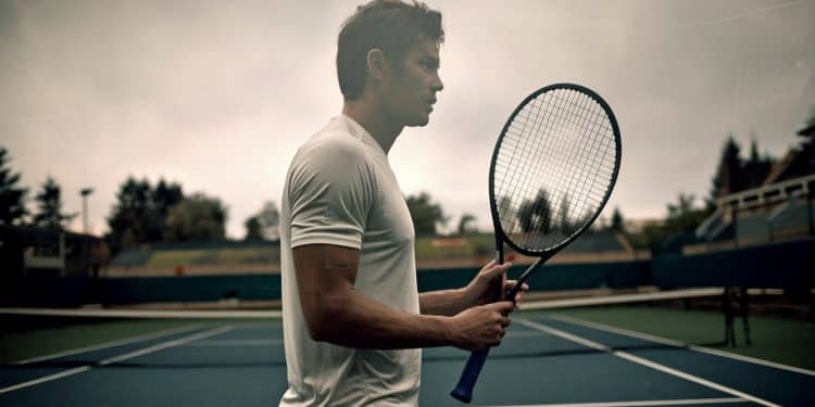 Invité surprise au Challenger de Montevideo lancien attaquant uruguayen Diego Forlan sincline lourdement pour son premier match de double   Viral Mag