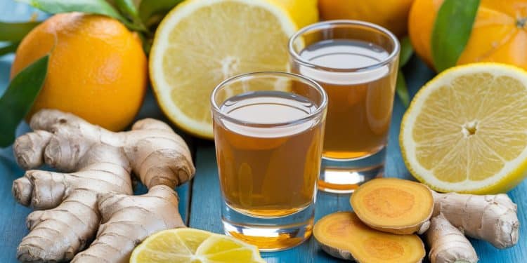 Katie Couric partage sa recette de shots gingembre curcuma pour booster limmunité Découvrez les ingrédients et bienfaits de ce shot vitaminé    Viral Mag