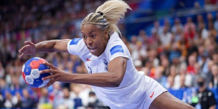 Les Bleues Retrouvent le Sourire Avant l’Euro - Viral Mag Léquipe de France féminine de handball se rassure contre lAngola 30 24 à quelques jours du début de lEuro 2024 Un succès qui fait du bien avant le grand départ Viral Mag