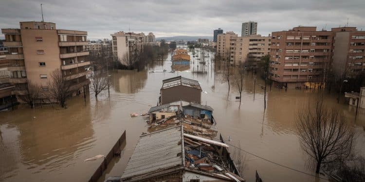 Les Souverains Espagnols de Retour Auprès des Sinistrés - Viral Mag Le couple royal dEspagne prépare une nouvelle visite auprès des sinistrés des inondations dans la région de Valence Découvrez les détails Viral Mag