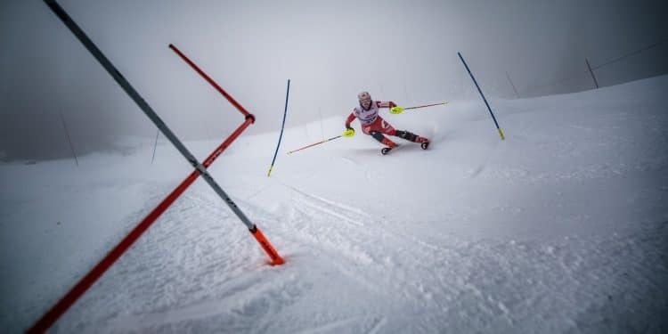 Mikaela Shiffrin domine le slalom de Levi et se rapproche du record - Viral Mag Mikaela Shiffrin a signé le meilleur temps de la 1ère manche du slalom de Levi en Finlande LAméricaine nest plus quà 2 victoires du record historique de victoires en Coupe du monde de ski alpin Viral Mag