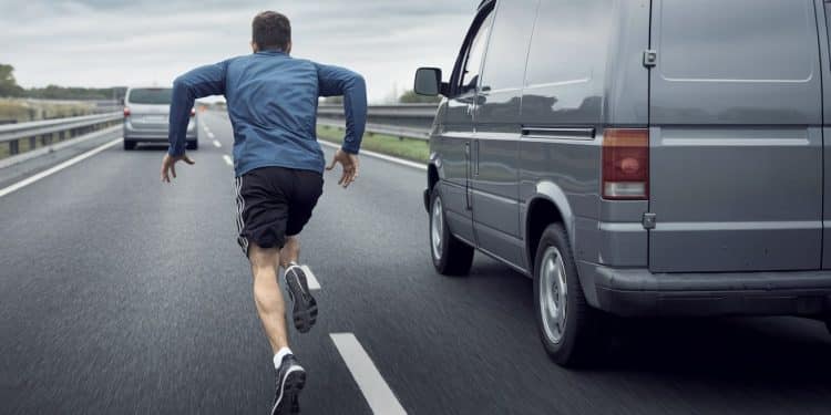 Victime dun vol pendant son jogging Mo Farah légende de lathlétisme a poursuivi les voleurs et récupéré son portable Un exploit hors piste    Viral Mag