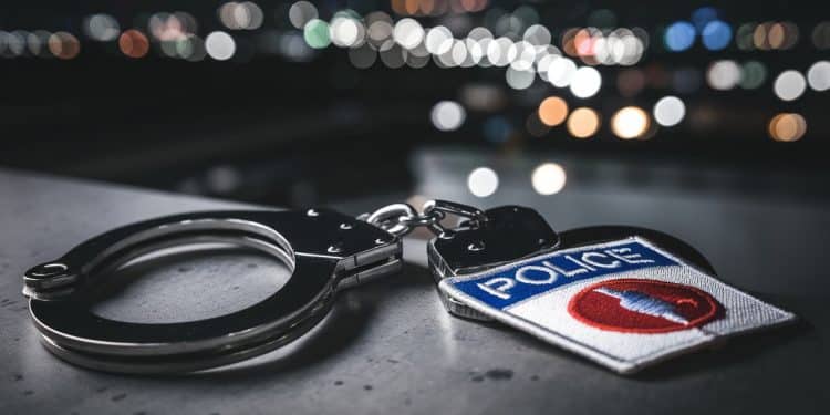 Un Pakistanais en situation irrégulière a été interpellé à Évry après avoir menacé de commettre des violences antisémites lors du match France Israël   Viral Mag