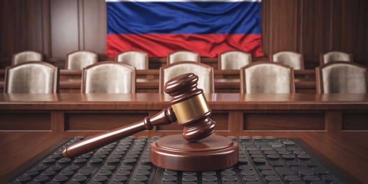 Peine De Prison Confirmée Pour Une Russo-Américaine Accusée De Trahison - Viral Mag Une citoyenne russo américaine a vu sa condamnation à 12 ans de prison pour trahison confirmée en appel suite à un don de 50 euros à une ONG ukrainienne Viral Mag