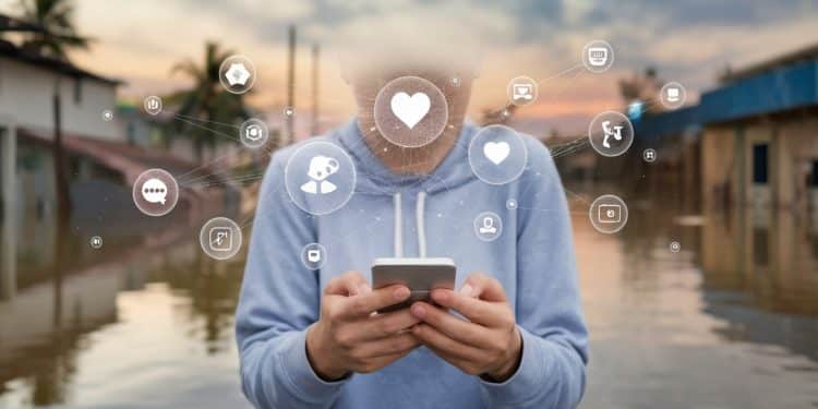 Solidarité en ligne pour retrouver les disparus des inondations en Espagne - Viral Mag Après les inondations tragiques dans le sud est de lEspagne la solidarité sorganise sur les réseaux sociaux pour aider les familles à retrouver leurs proches disparus Un mouvement touchant et efficace Viral Mag