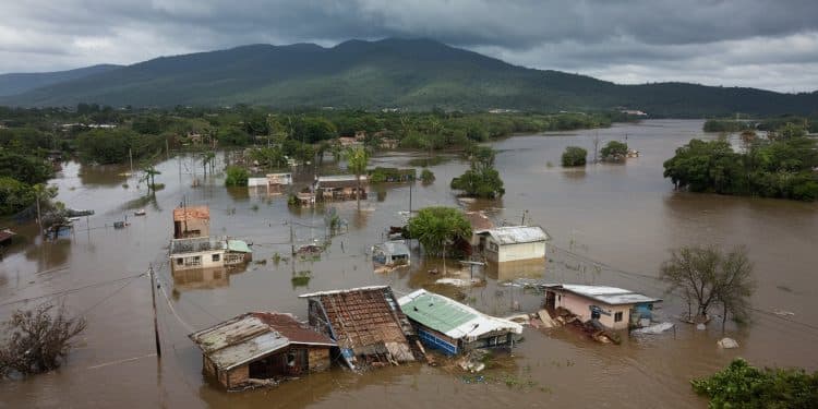 Tempête Sara : 4 morts et 130 000 sinistrés en Amérique centrale - Viral Mag La tempête tropicale Sara a frappé lAmérique centrale faisant 4 morts et plus de 130 000 sinistrés au Honduras et au Nicaragua Récit Viral Mag