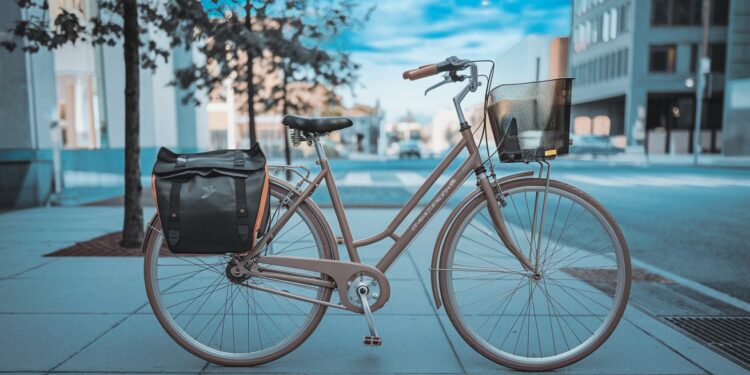 Top 4 des meilleures sacoches vélo pour trajets quotidiens - Viral Mag Découvrez notre sélection des 4 meilleures sacoches vélo pour transporter vos affaires au quotidien Compactes résistantes sécurisées  trouvez la sacoche idéale    Viral Mag