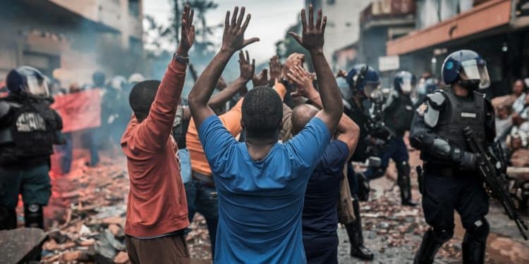 Violences Électorales au Mozambique: 30 Morts et Un Lourd Bilan - Viral Mag Au Mozambique les contestations post électorales ont fait au moins 30 morts selon HRW Les affrontements ont éclaté suite aux fraudes dénoncées Viral Mag