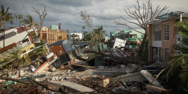 Cyclone Chido à Mayotte : Macron Prolonge sa Visite dans l’Archipel Dévasté - Viral Mag Emmanuel Macron rallonge son séjour à Mayotte frappée par le cyclone Chido Il rencontre les sinistrés et promet une reconstruction rapide Viral Mag