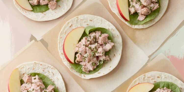 Des Enveloppements Aux Ingrédients Surprenants Pour Un Lunch Léger - Viral Mag Découvrez ces enveloppements de salade de thon originaux aux pommes et au yaourt grec pour un lunch sain et gourmand Une recette anti inflammatoire Viral Mag