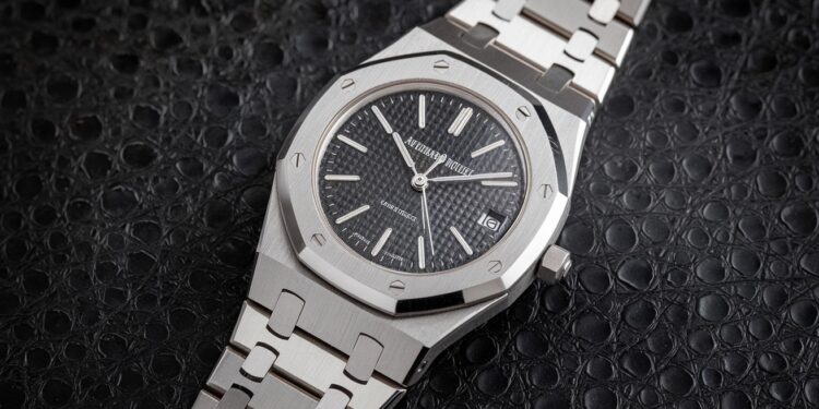 La Montre Audemars Piguet Lady Royal Oak, le Bijou Vintage Incontournable - Viral Mag Découvrez la montre Audemars Piguet Lady Royal Oak des années 80 un trésor vintage iconique au style audacieux et intemporel Une pièce unique à moins de 10 000 euros Viral Mag