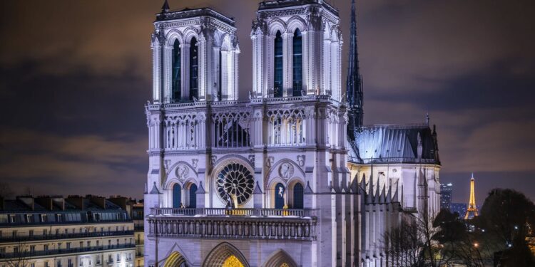 L’Absence Remarquée des Dirigeants Espagnols à Notre-Dame - Viral Mag Labsence des dirigeants espagnols lors de la réouverture de Notre Dame à Paris soulève des questions Découvrez les réactions suscitées et les explications officielles Viral Mag