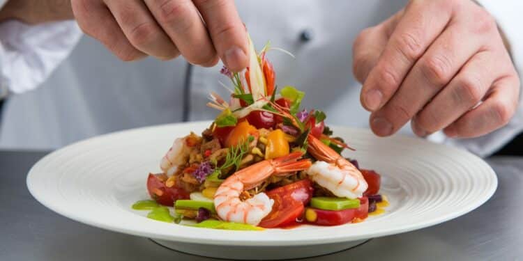 Emeril Lagasse le chef étoilé de la Nouvelle Orléans partage enfin les astuces qui ont fait son succès Découvrez ce qui se cache derrière ses plats créoles emblématiques    Viral Mag