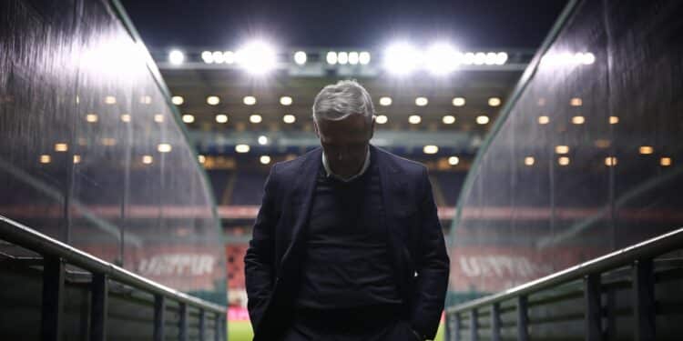 L’Entraîneur de Southampton Limogé après une Défaite Cinglante contre Tottenham - Viral Mag Russell Martin lentraîneur des Saints a été démis de ses fonctions suite à la lourde défaite 0 5 contre Tottenham Un revers de trop pour le club lanterne rouge de Premier League Viral Mag