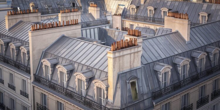 Les Toits de Paris Inscrits au Patrimoine de l’UNESCO - Viral Mag Découvrez comment les savoir faire uniques des couvreurs zingueurs et ornemanistes parisiens ont été reconnus par lUNESCO Un héritage précieux à préserver    Viral Mag