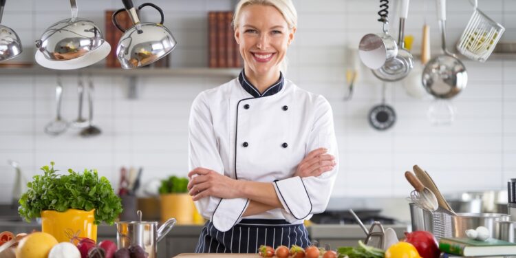 L’Extraordinaire Carrière D’une Rédactrice Culinaire De Légende - Viral Mag Découvrez le parcours inspirant de Jerry Anne Di Vecchio rédactrice culinaire emblématique ayant révolutionné lart de la cuisine à travers ses livres et son expertise Viral Mag