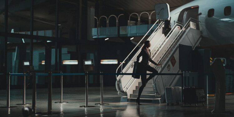 Liberté Conditionnelle Pour Une Passagère Russe Clandestine - Viral Mag Une Russe a déjoué les contrôles de sécurité aux USA pour un vol vers Paris Risquant 5 ans de prison elle est en liberté conditionnelle Viral Mag