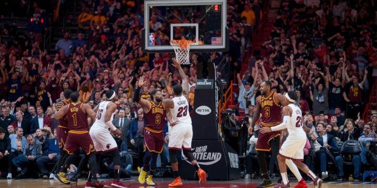 Match Miami Heat – Cleveland Cavaliers en NBA - Viral Mag Le duel au sommet entre le Miami Heat et les Cleveland Cavaliers en NBA le 9 décembre 2024 Qui lemportera dans cette confrontation très attendue Viral Mag