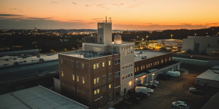 Des drones non identifiés sèment linquiétude au New Jersey Les autorités américaines réagissent en limitant les vols craignant une menace étrangère   Viral Mag