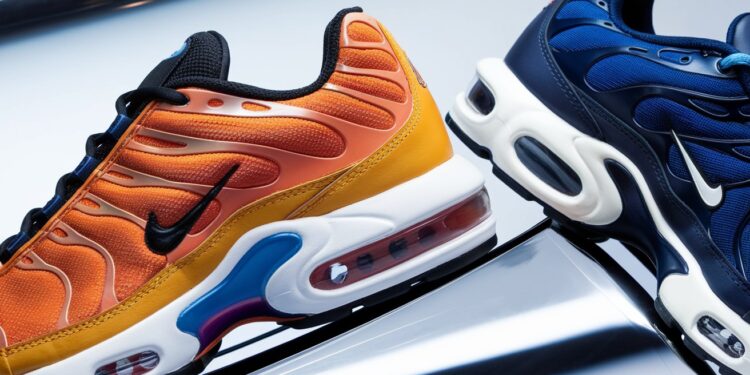 Nike Air Max Waffle Et Air Max Plus, Les Must-Have Sneakers - Viral Mag Découvrez les deux nouveaux modèles incontournables de la collection Nike Air Max la Air Max Waffle Black Anthracite et la Air Max Plus Tiempo Des sneakers élégantes alliant confort et technicité Viral Mag