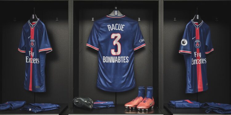 Presnel Kimpembe Absent du PSG pour Affronter Auxerre - Viral Mag Presnel Kimpembe champion du monde 2018 ne fera pas son retour à la compétition ce week end malgré des tests physiques concluants Découvrez pourquoi Viral Mag