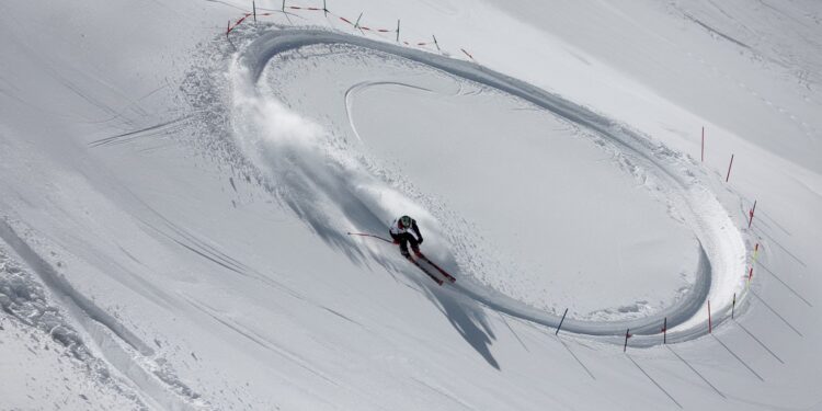 Steven Amiez Brille en Première Manche du Slalom de Val d’Isère - Viral Mag Le skieur français Steven Amiez réalise le meilleur temps de la première manche du slalom de Val dIsère malgré labsence de Clément Noël Une performance remarquable pour le jeune espoir tricolore Viral Mag
