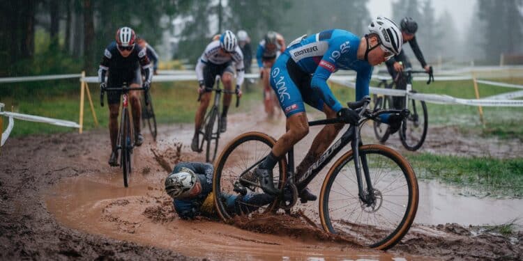 Tom Pidcock Renonce Au Cyclo-Cross Pour Sa Nouvelle Équipe - Viral Mag Gros coup de tonnerre dans le monde du cyclo cross Le prodige britannique Tom Pidcock annonce quil fera limpasse sur la saison hivernale Viral Mag
