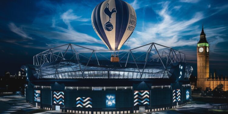 Tottenham s’impose face à Manchester United dans un match fou (4-3) - Viral Mag Tottenham a remporté un match épique face à Manchester United 4 3 en quarts de finale de la Coupe de la Ligue anglaise Un scénario fou et un spectacle haletant Viral Mag