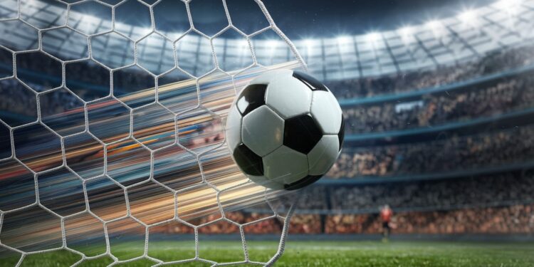 Toulouse Arrache la Victoire Face à Saint-Étienne au Bout du Suspense - Viral Mag Dans un match haletant de la 15e journée de Ligue 1 Toulouse a battu Saint Étienne 2 1 grâce à un but dAboukhlal à la 85e minute Viral Mag