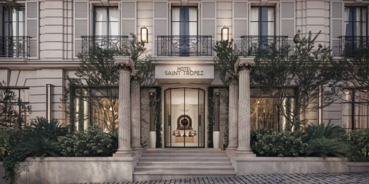 Saint Tropez accueille un hôtel de luxe top secret porté par un groupe hôtelier de renom et une célébrité française Découvrez les premiers détails de ce projet chic et mystérieux   Viral Mag