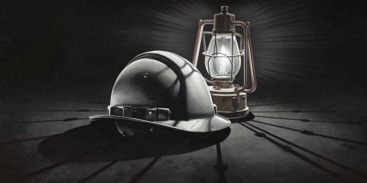 François Bayrou a rendu un hommage émouvant aux victimes de la catastrophe minière de Liévin il y a 50 ans Découvrez son discours poignant   Viral Mag